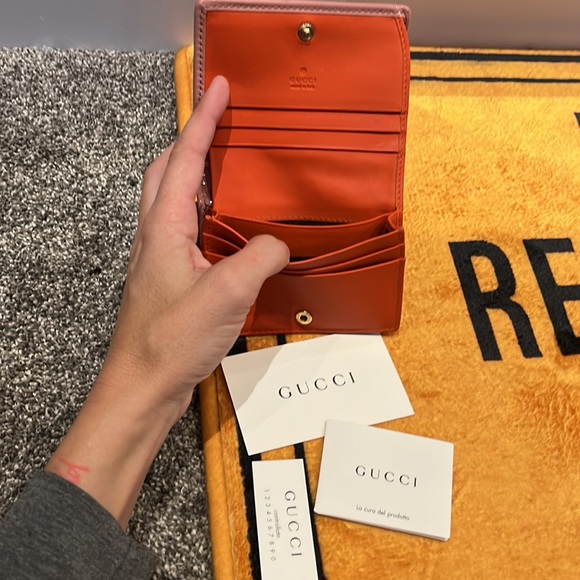 Gucci GG Supreme Bow Wallet - Picture 4 of 4